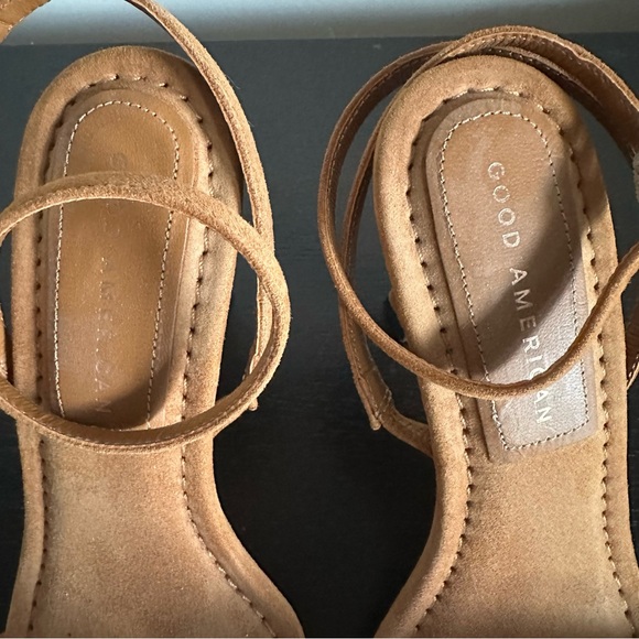 Good American Camel Brown Suede Sandals Heels Gold Chain Detail Ankle Strap - Picture 4 of 6